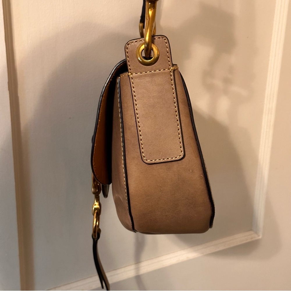 Frye Gray Taupe Leather Saddle Crossbody Bag with Gold Hardware - Picture 5 of 6